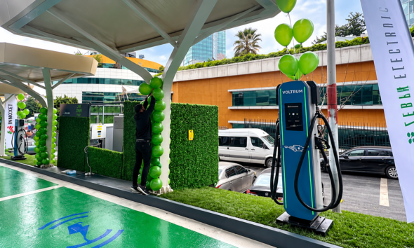 liquid cooled charging station